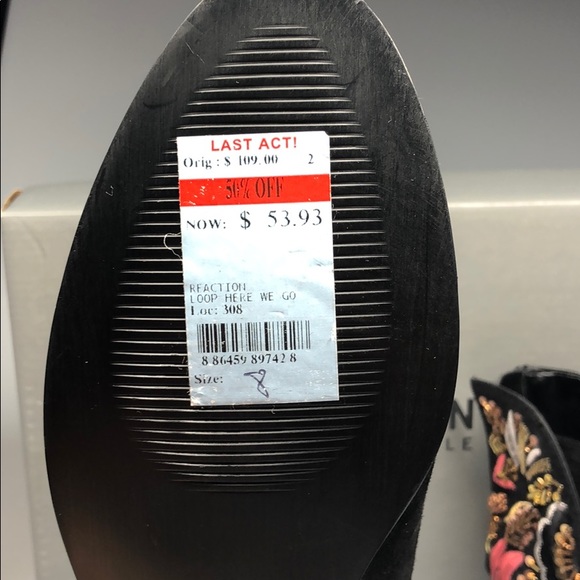 NWT Kenneth Cole Short Ankle Shootie Bootie - Picture 7 of 7